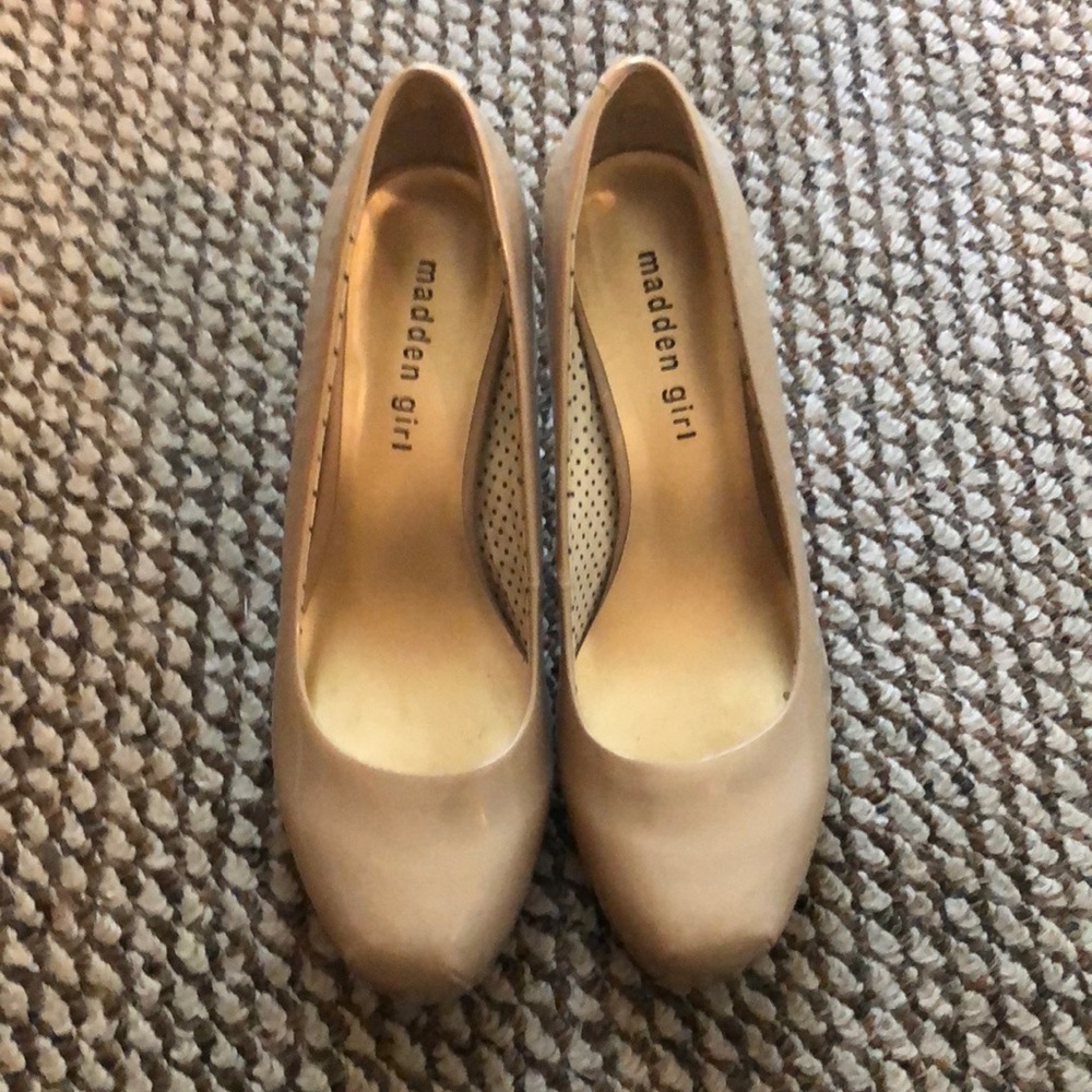 Madden girl nude pumps/heels
